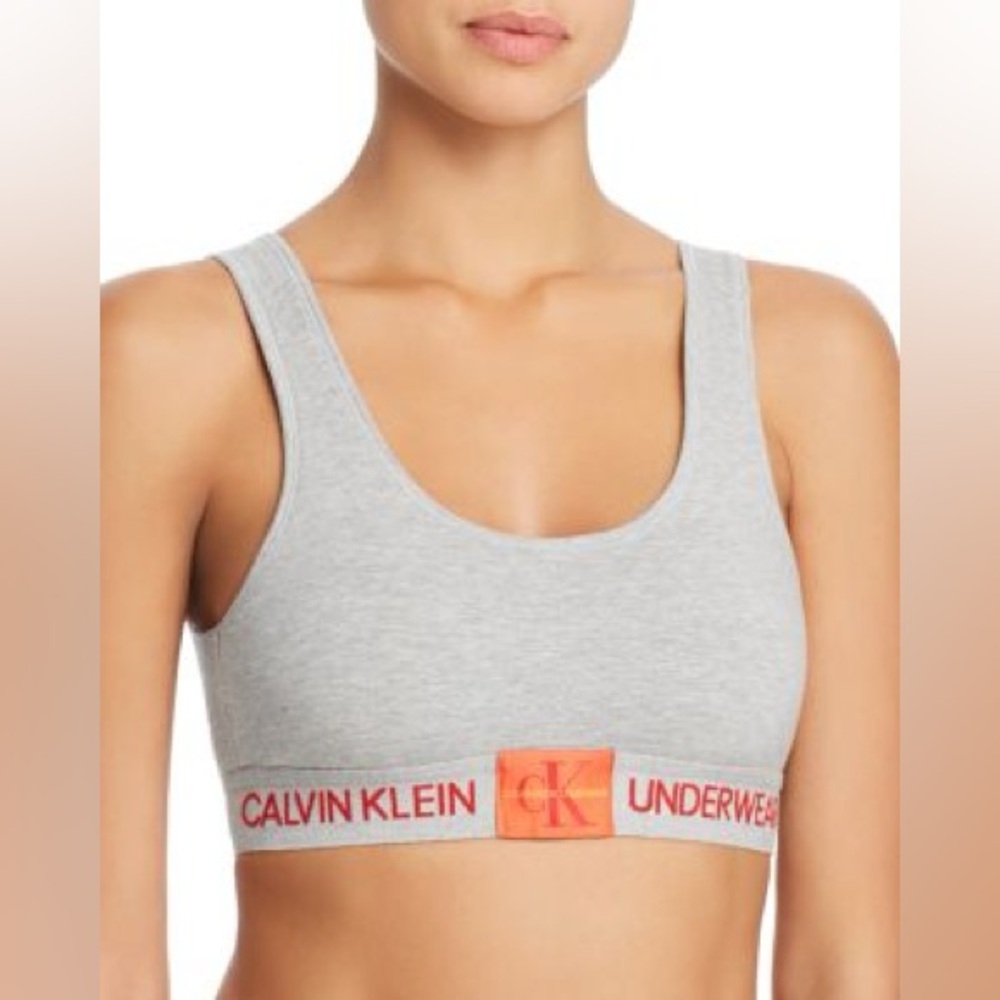 Calvin Klein Logo Unlined Sports Bra